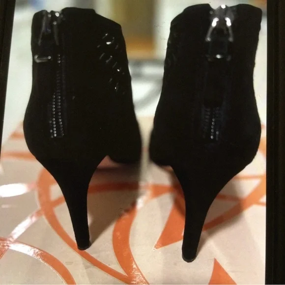 Via Spiga Black Peep-Toe Ankle Booties - Picture 5 of 9